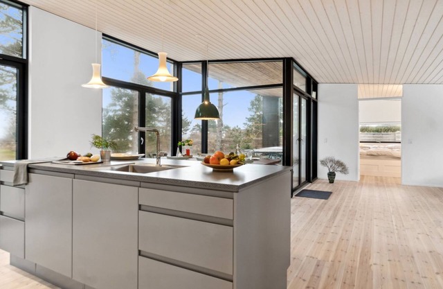 "Herlugh" - 10m from the sea by Interhome