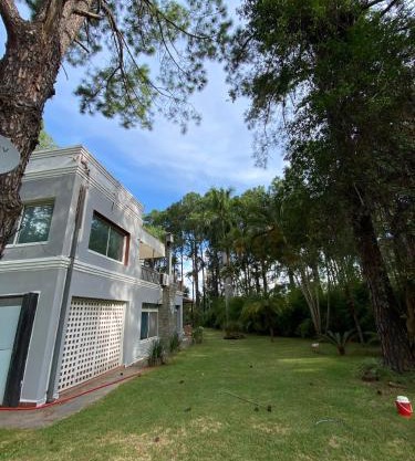 Hermoso Chalet en Paso frente al río