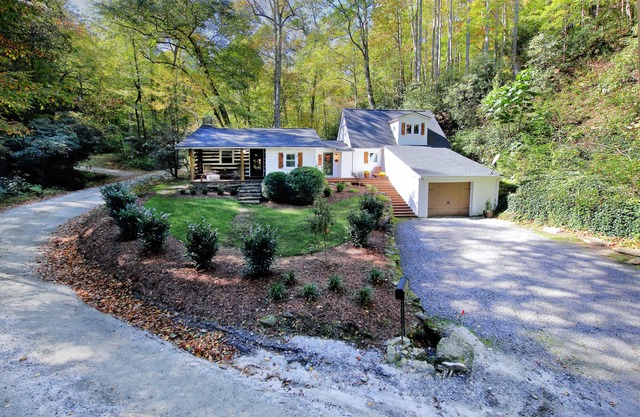 Hickory Creek Hideaway - A cozy mountain cabin