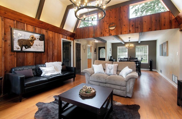 Hidden Cabin Retreat with Private Deck & Firepit