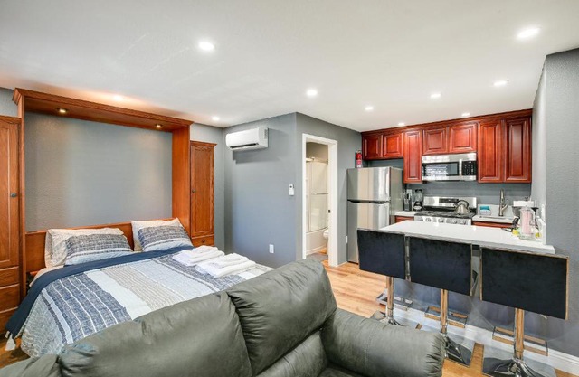 Hidden Gem in Hawthorne about 3 Mi to SoFi Stadium