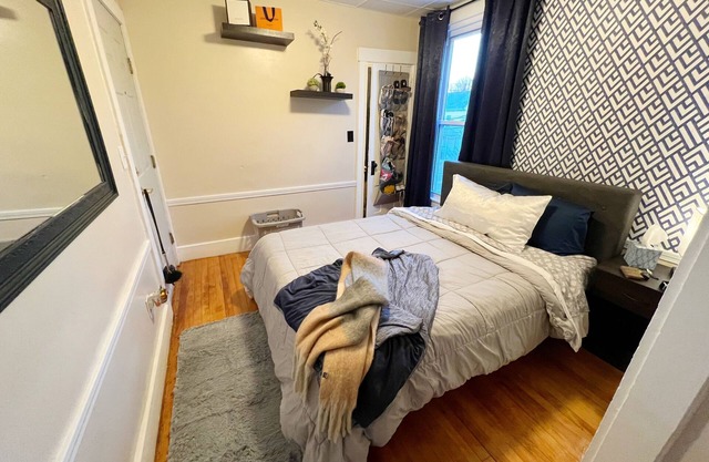 Hidden private one bedroom gem