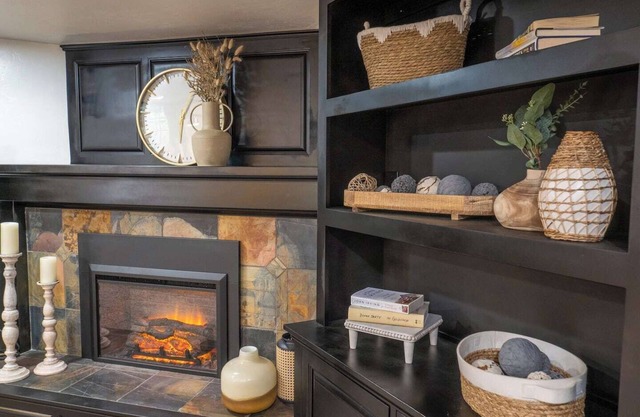 Hideaway-College Hill-Private Back Yard- Pond