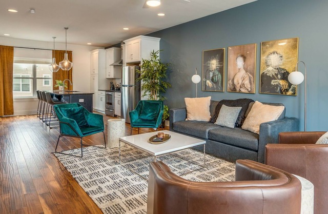 HIDEAWAY COUNTRY - MINUTES TO MIDTOWN