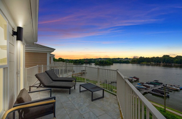 Hideaway Harbor by SoCharm | Beautiful Waterfront Condo