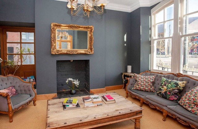 higgihaus 5 5 of 7 Rooms Monday - Friday