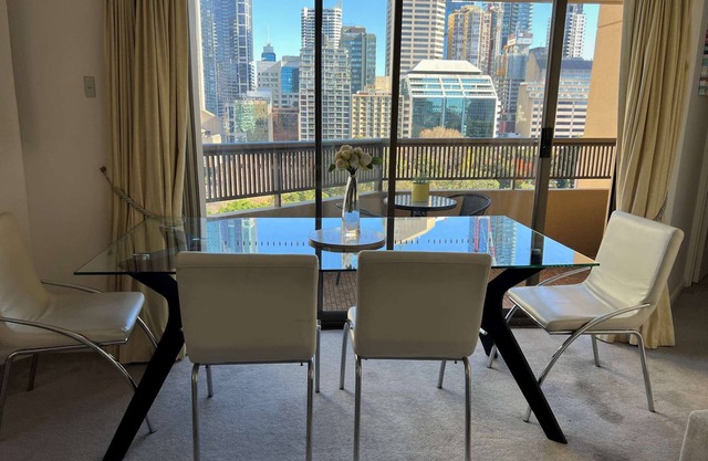 High Floor one bedroom apartment with park and city views