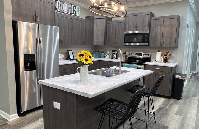 High N Heber/Brand new 4 bedroom 2.5 bath 2 car garage/washer & dryer available