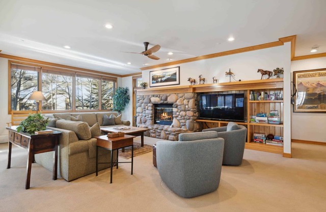 Highlands Lodge 203 - 3 Bedroom Residence