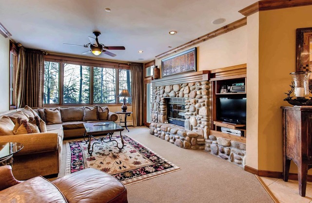 Highlands Lodge 208 - 3 Bedroom Residence