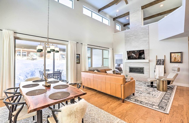 Hike & Ski: Stunning Home w/Hot Tub in Granby!