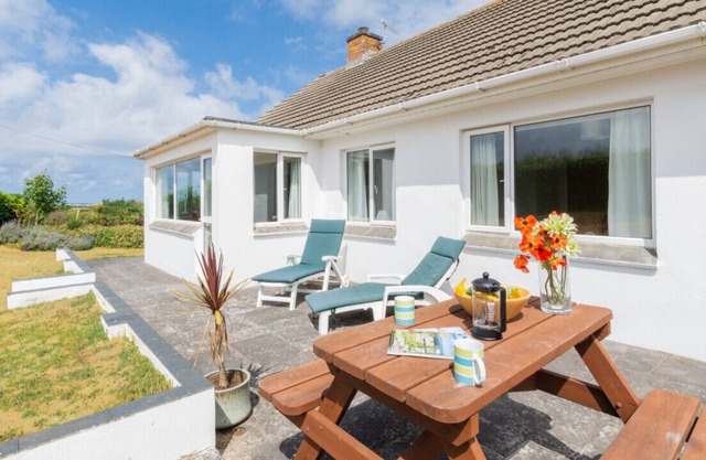 Hildas - Three Bedroom House, Sleeps 4