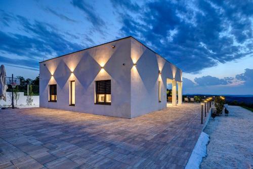 Hill Luxury House