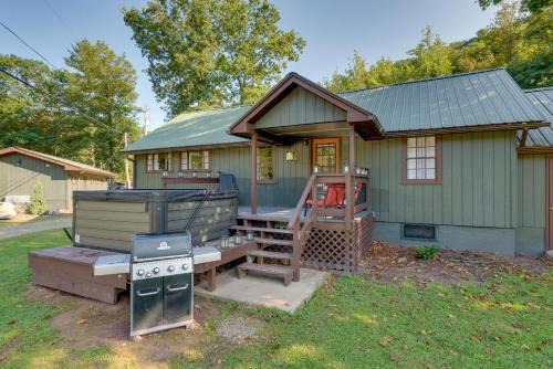 Hillsgrove Cabin with Private Hot Tub!