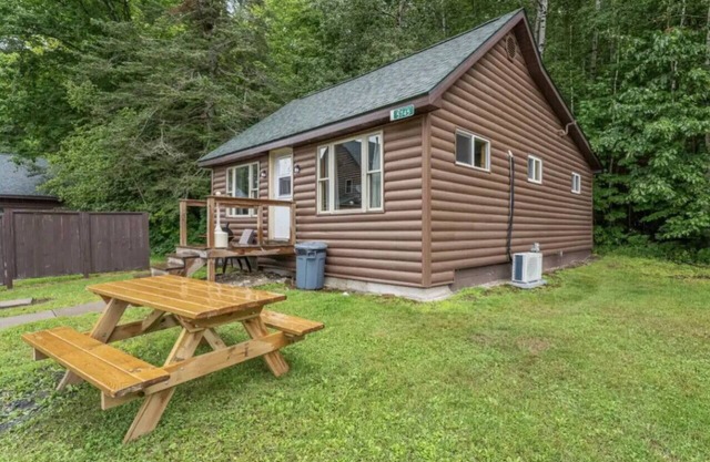 Hillside Resort Cabin #10