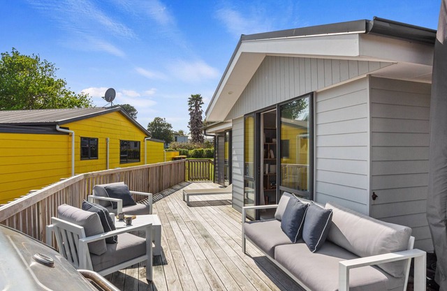 Hillside Vista - Whiritoa Beach Holiday Home