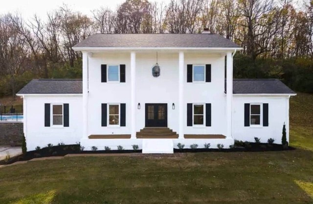 Hilltop Colonial with views, hot tub & pool