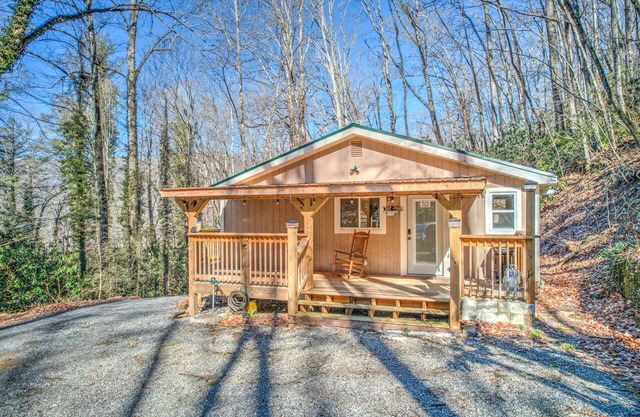 Hilltop Hideaway in the Mountains