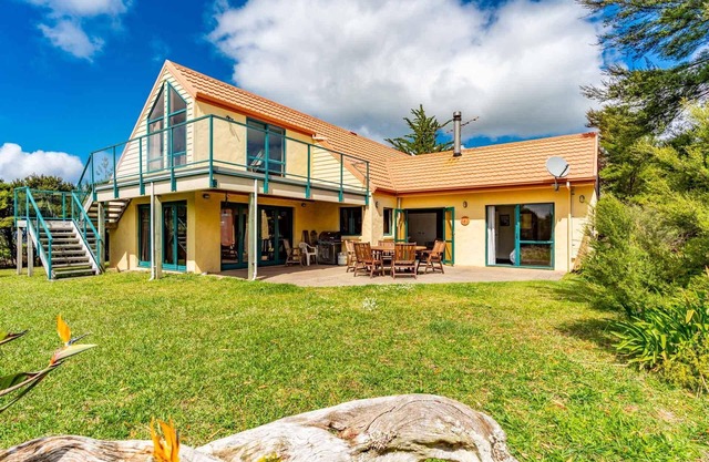 Hilltop Retreat - This large home with views in a serene setting is a great spot for your next family retreat