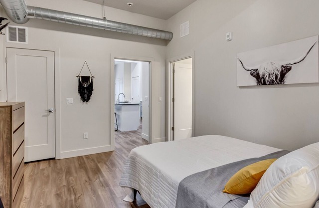 Hip 1BR Downtown Loft