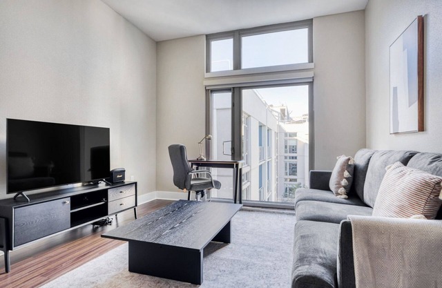 Hip Mission Bay 1BR w/Gym & Pool, walk to Caltrain & Muni, by Blueground