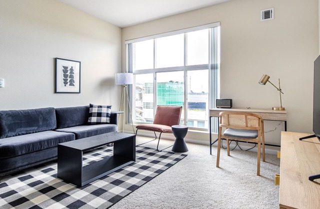 Hip South SF 2BR w/ W/D, Gym, Pool, next to BART and TJ, by Blueground