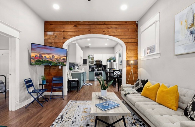 Historic 3-bedroom house in welcoming San Antonio, TX