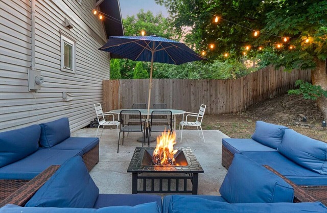 Historic 5BR Home Foosball Fire Pit Near Downtown