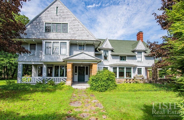 Historic "Altamont" provides stunning views in Eagles Mere