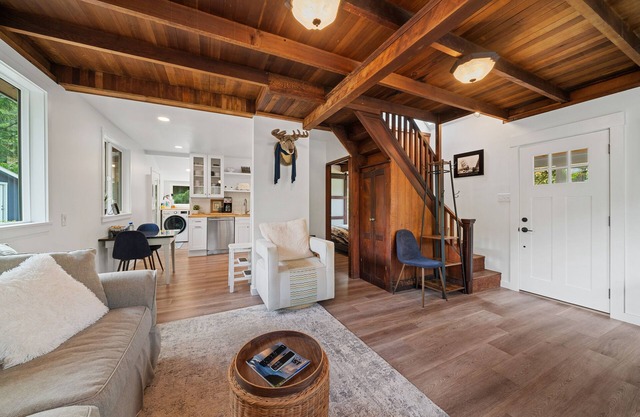 ☀️Historic and Charming Beach Cottage.Beautifully Renovated! Easy walk to beach