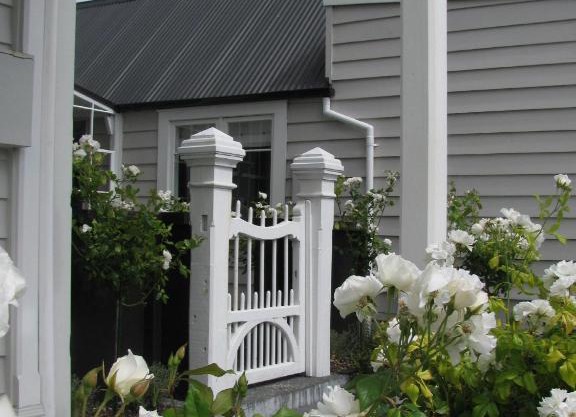 Historic Colenso Cottage