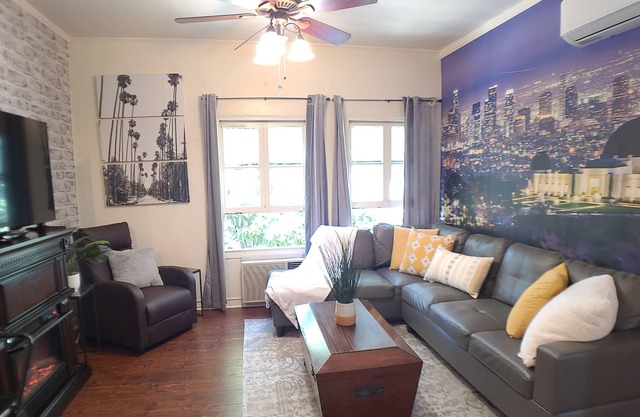 Historic & Comfy NY Style Oasis by DTLA - King Bed - 2 bedrooms