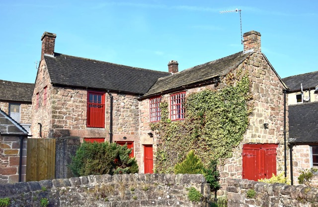 Historic Cottage in a Traditional Mill Village