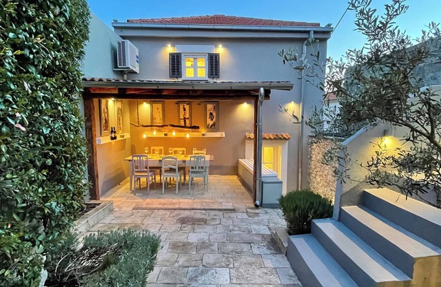 Historic Ensemble of two houses, garden, courtyard and parking