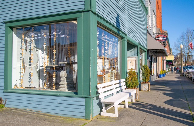 Historic First Street ~ River View Deck ~ Workspace