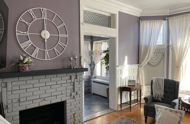 Historic luxury unit in Center Ave mansion