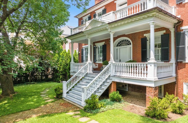 Historic Luxury Stay in Downtown Charlottesville