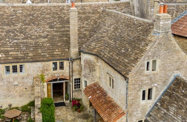 Historic Malthouse Village location nr Bath sleeping 7-14