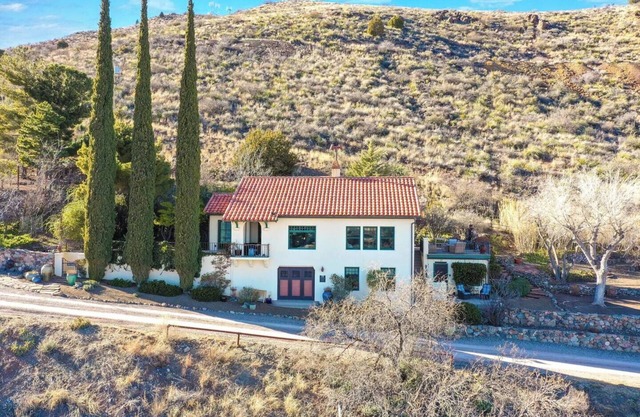 Historic Villa Sleeps 4 Red Rock Views by Sedona