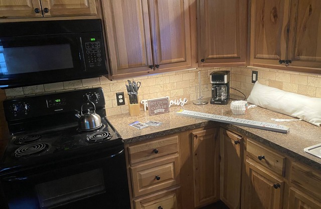 Hocking Hideaway- the perfect tiny home in Hocking Hills!