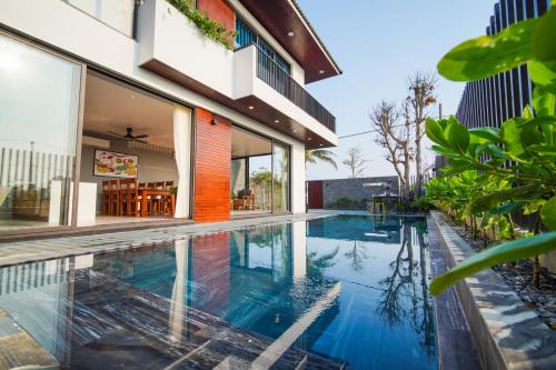 Hola Villa 1 by Ovui