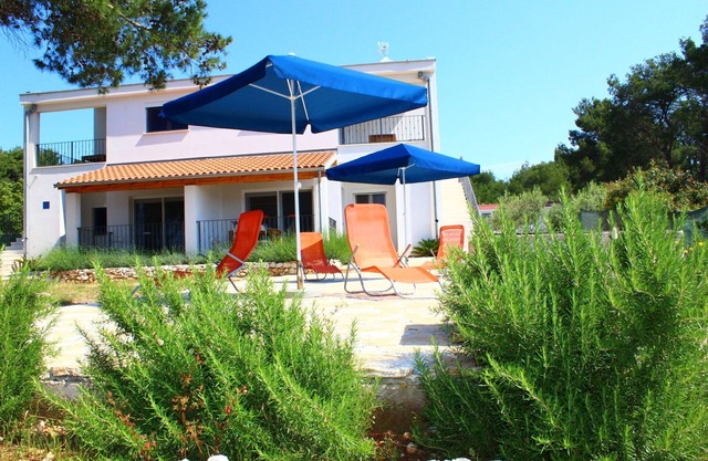 Holiday Home in Verunic near the Sea