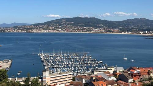 Holibai, Arco Da Vella, Dúplex de lujo con esencia africana y vistas al mar en Baiona