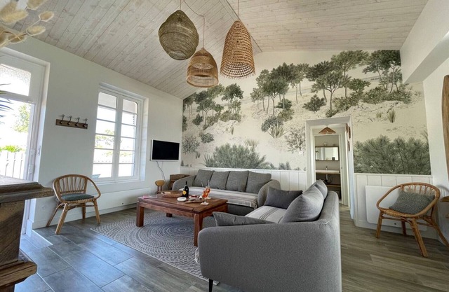 Holiday Home 'La Bohème - Ref 627' with Private Terrace, Private Garden and Wi-Fi