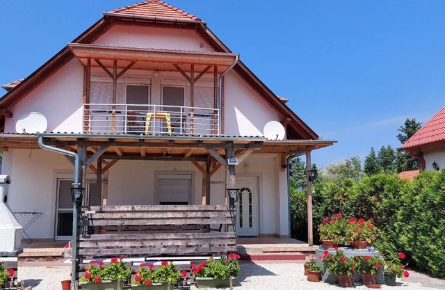 Holiday apartment Balatonmáriafürdõ for 1 - 5 persons with 3 bedrooms - Holiday apartment