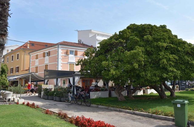 Holiday apartment with air conditioning and sea proximity