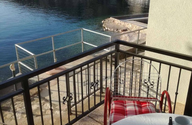 Holiday apartment in the first row to the sea