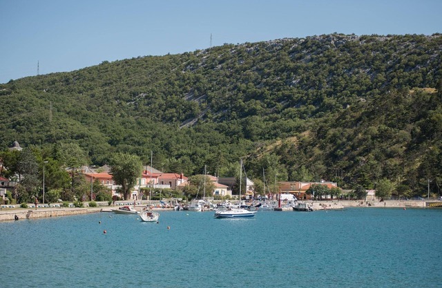 Holiday apartment Bakarac for 1 - 6 persons with 2 bedrooms - Row house