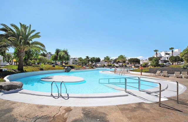 Holiday Apartment 'Isla and Ocean' With Pool and Wi-Fi