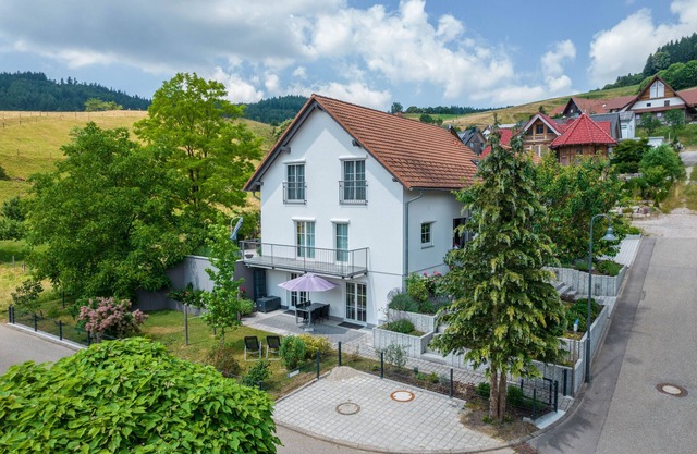Holiday Apartment 'Hohfelsenblick' with Terrace, Balcony and Wi-Fi